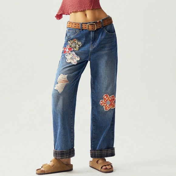 Medium Wash Floral Patch Plaid Distressed Straight Leg Denim Jeans - Picture 2 of 6